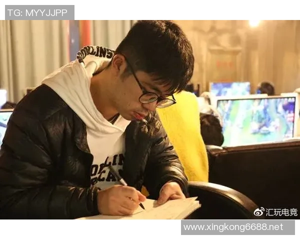 实时新闻刘静专访从新手到职业选手的英雄联盟成长之路回顾